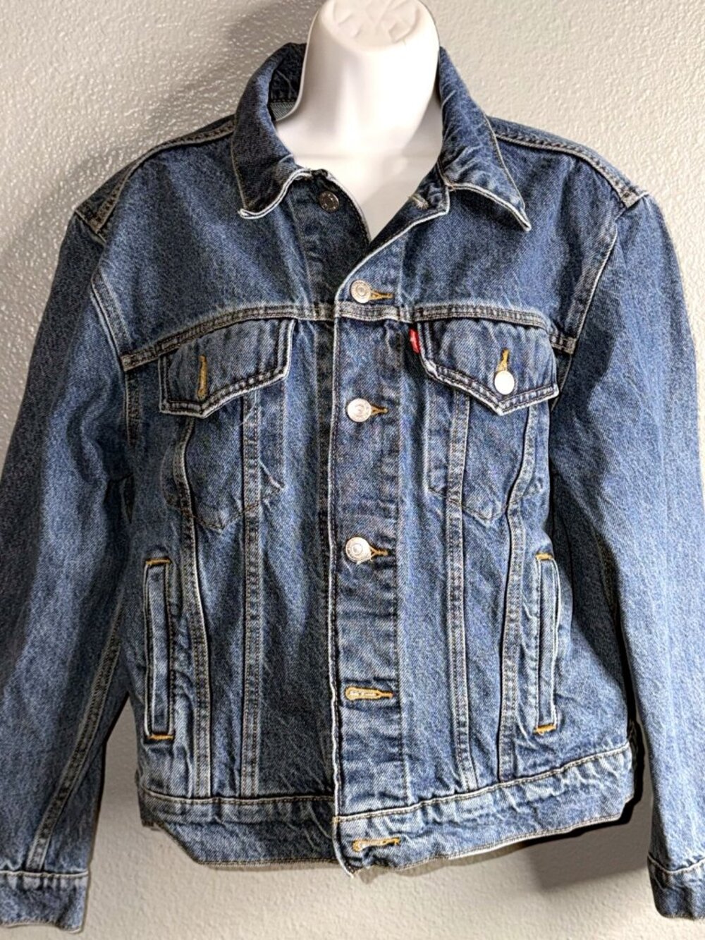 Levi's Original Trucker Denim Jacket Medium Wash Size M